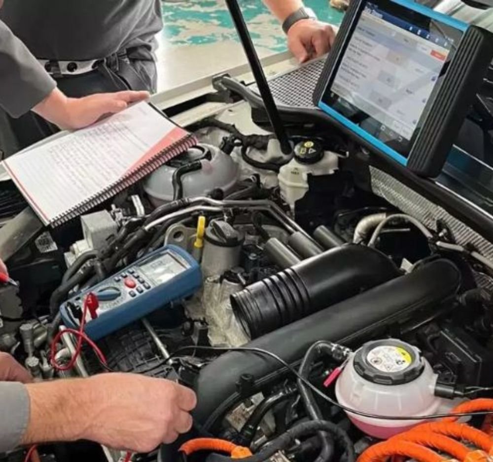 computer diagnosis in sharjah auto garage